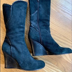 BCBG PARIS, SUEDE WITH DETAILED LEATHER TRIM 14-1/2” TALL WEDGE BOOT. WOMANS 8.5